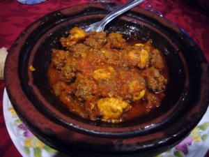 'Kalia' tagine - spicy meatballs, chicken and tomato