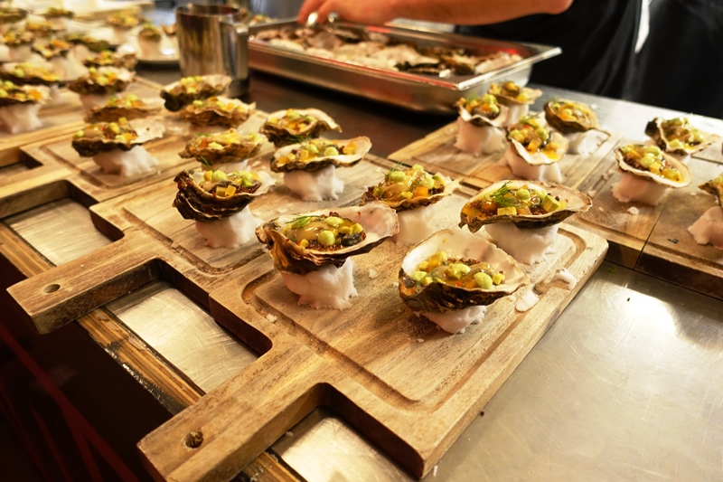 Baut Zuidas 2 - oysters